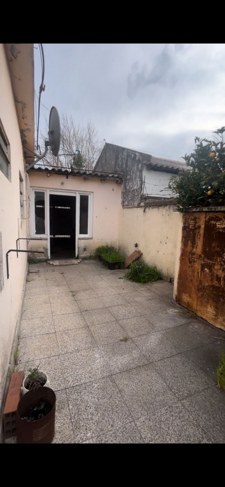 CASA TRES AMB PATIO GARAGE Y DPTO A RECICLAR