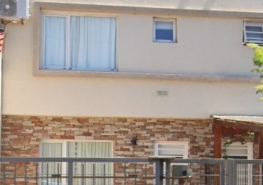 Duplex 4 Ambientes en Alquiler en Colinas de Peralta Ramos | Jardin, Parrilla y 3 Dormitorios | Mar del Plata