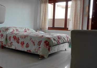 Aquiler 24 m. Departamento 1 ambiente con cochera cubierta frente a Playa Waikiki